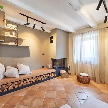 בית נופש Mala Petra By Interhome אומאג